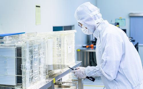 發(fā)力硬核科技，打造“芯”引擎 微導(dǎo)納米在新興產(chǎn)業(yè)與能源技術(shù)領(lǐng)域取得新突破